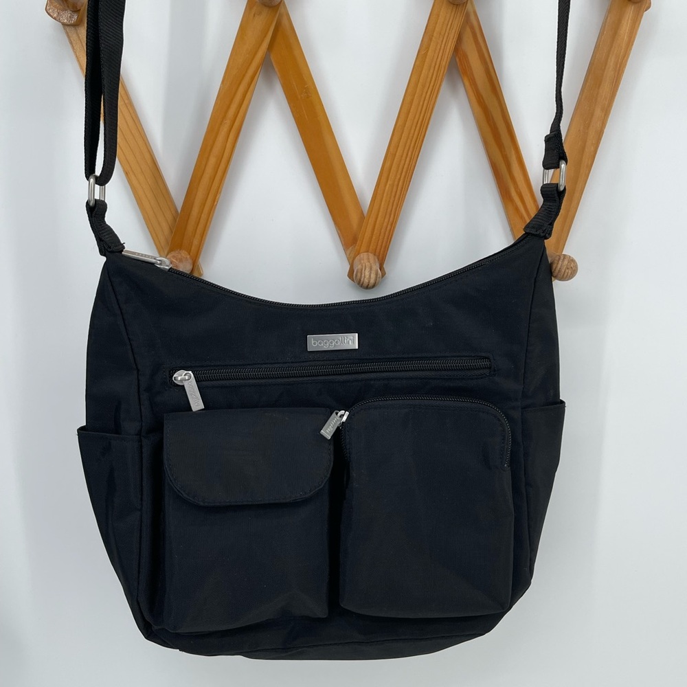 ⭐️Baggallini Black Nylon Crossbody Organizer Bag